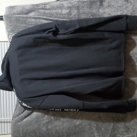 Sweater - Picture 8 of 9